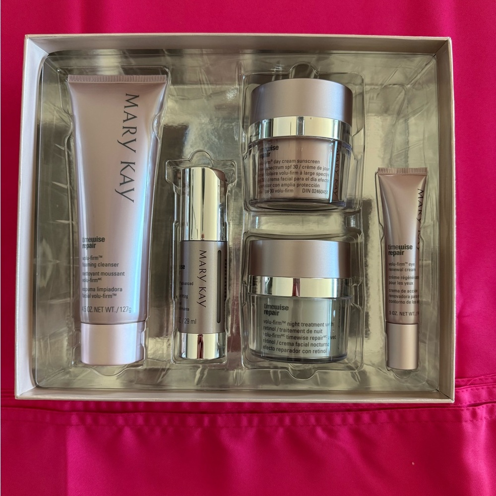 Mary Kay TimeWise Repair Volu-Firm Set – New in Box - Picture 2 of 4